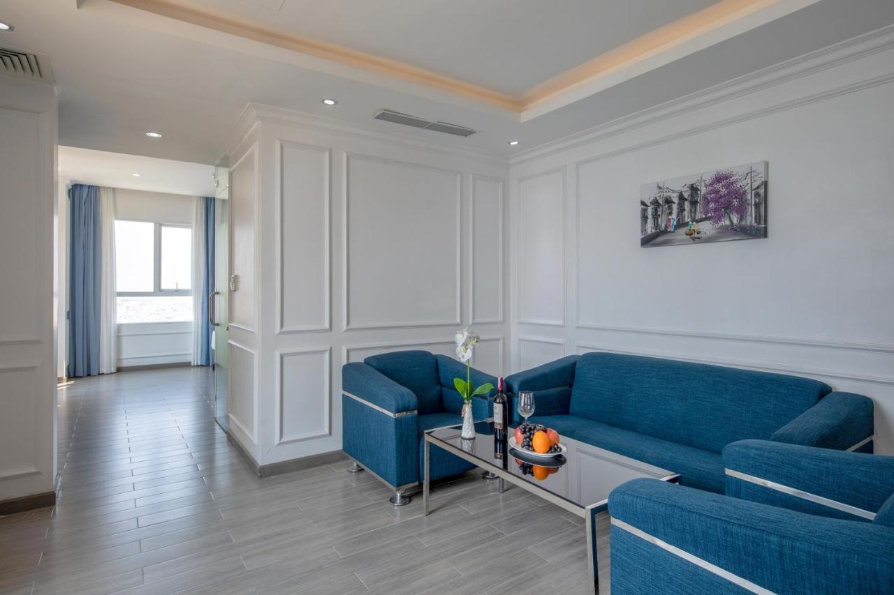 Family Room,776385784:JPEG